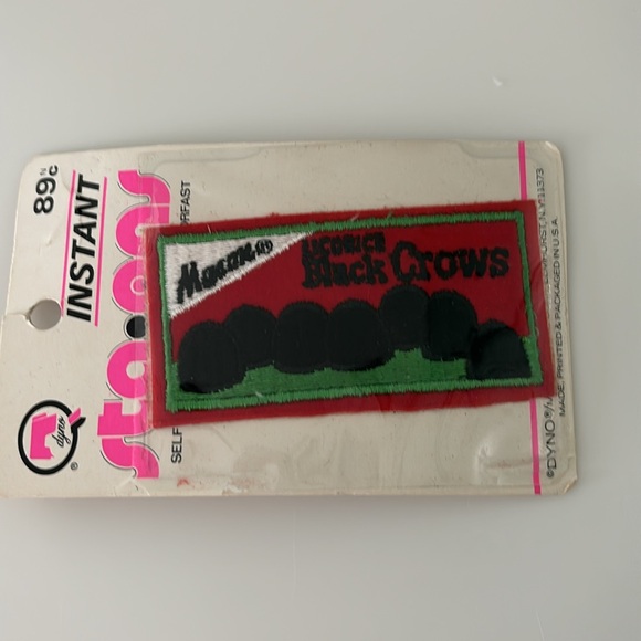 VTG Sta-Ons Self Sticking Candy Velvet Embrodered PATCHES Raisinets & Black Crow - Picture 4 of 11